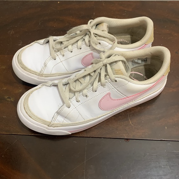 Nike Court Legacy Pink and white low top blazers youth size 4 fits women 6 - Picture 4 of 11